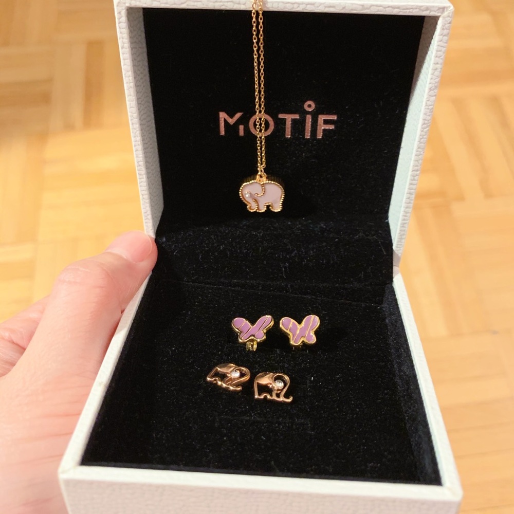 Cute elephant necklace